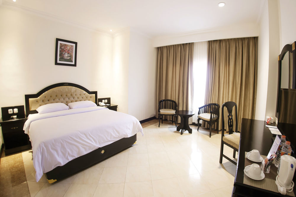 Hotel Sutomo Makassar Eksteriør billede
